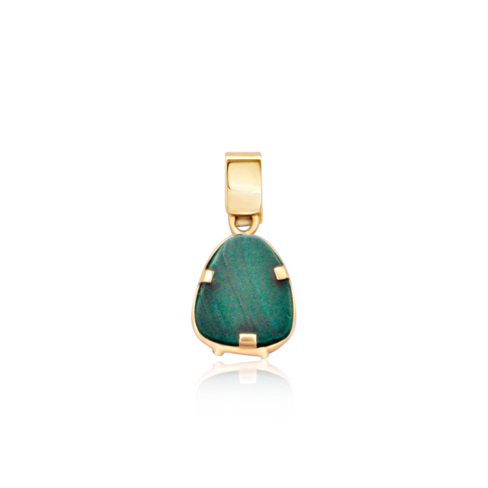 The back of an 18k gold frog-shaped pendant with a glossy malachite body, capturing the essence of the Amazon in a luxurious, handcrafted design