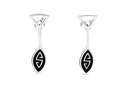 arajoara earrings: Handcrafted .925 silver. Oar-inspired design empowers & guides. Eco-friendly black inlays symbolize Amazonian navigation