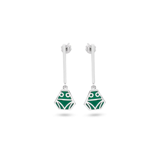 Handmade sterling silver muiraquitã frog earrings feature a green inlay. Inspired by Amazonian legend, they symbolize luck, protection, and happiness, showcasing intricate patterns reminiscent of frog shapes.