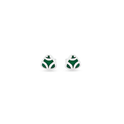 Sterling silver earrings, inspired by muiraquitã, flaunt a vibrant green inlay pattern mirroring Amazonian foliage.