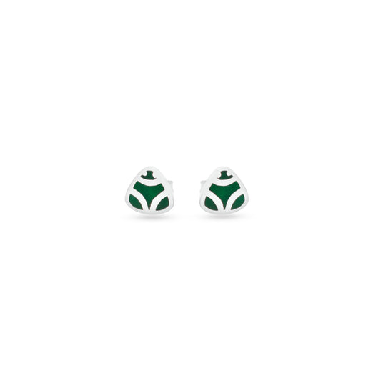 Sterling silver earrings, inspired by muiraquitã, flaunt a vibrant green inlay pattern mirroring Amazonian foliage.